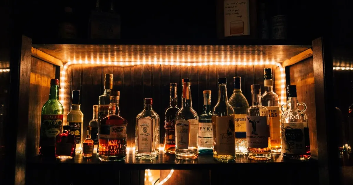 Huntington Village's Premier Bars: A Spirited Guide to a Lively Night Out