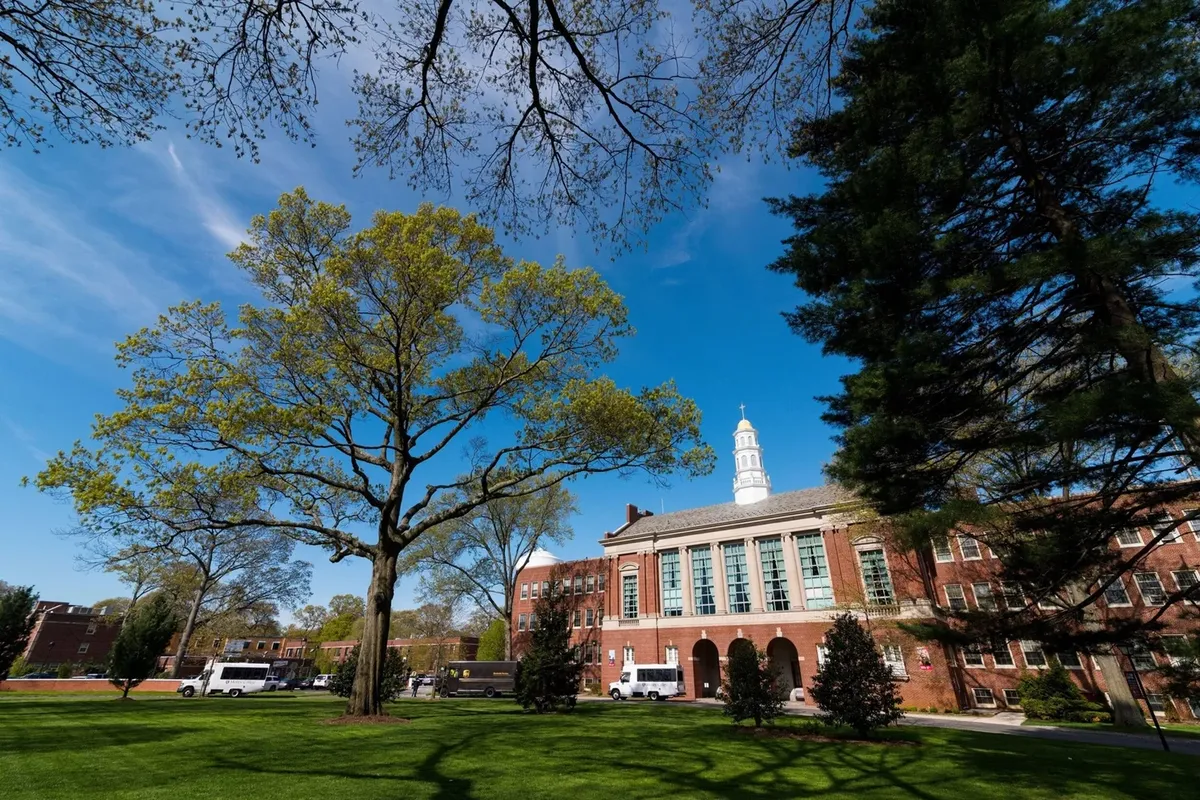 Molloy College Announces Drive-in Graduation Ceremony