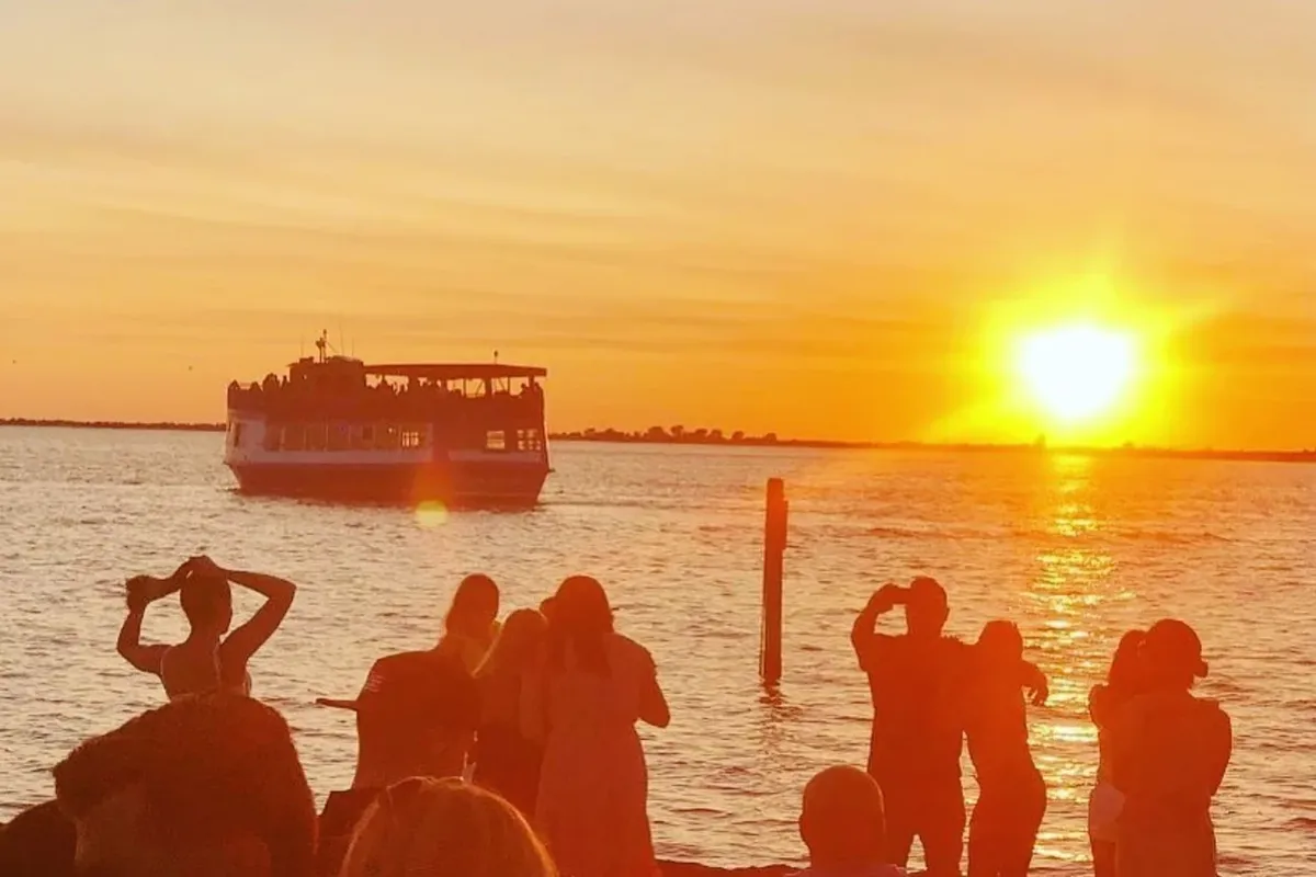 Captree State Park to Flynns on Fire Island ⛴🍹