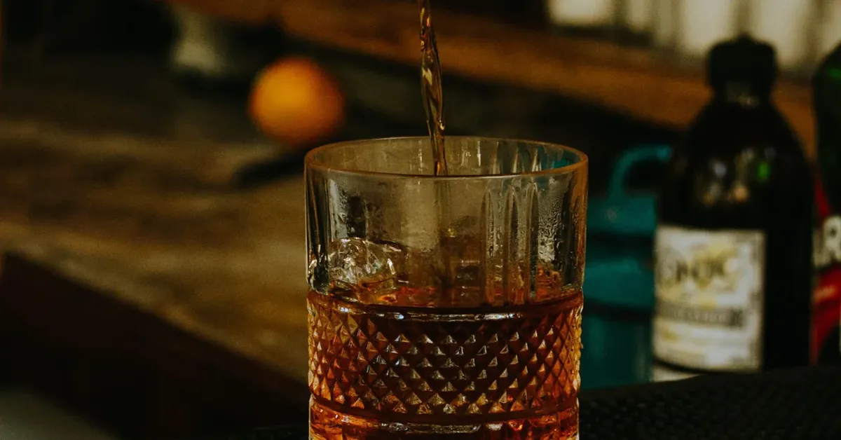 Moriches' Top Bars: A Toast to the Town's Spirited Nightlife