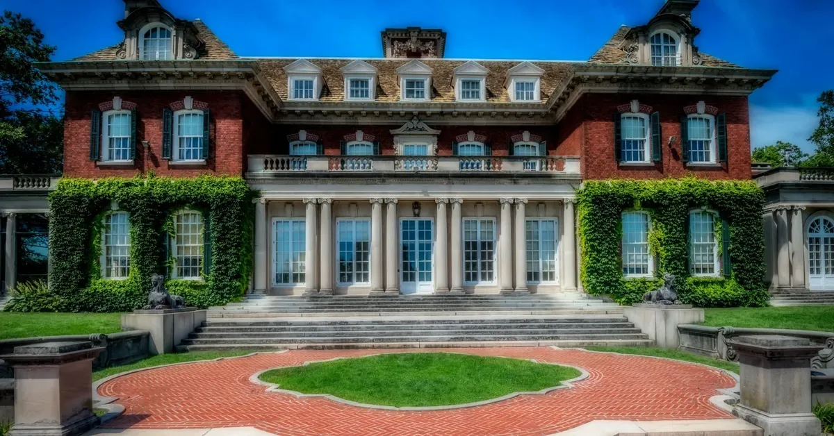Long Island's Most Luxurious Home Tours: A Peek Inside the Island's Mansions