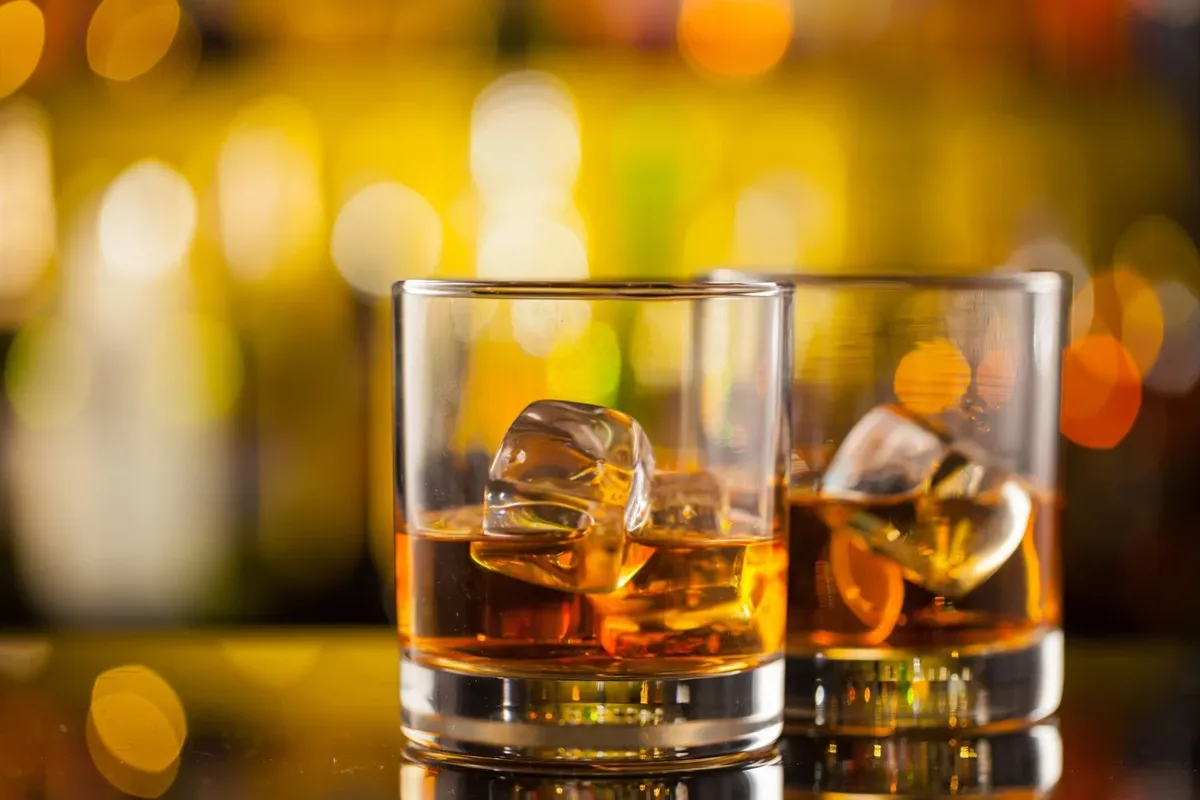 Best Bars in Huntington 2021 🥃