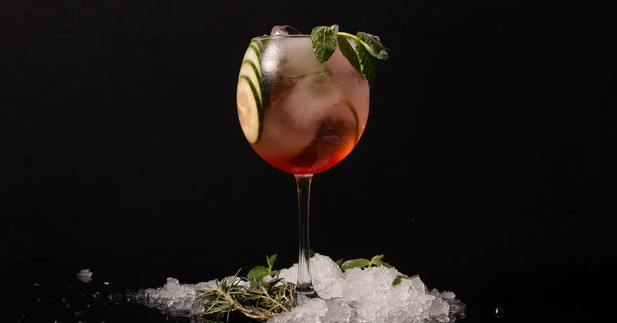 The Top 10 Craft Cocktail Bars on Long Island: A Mixologist's Paradise